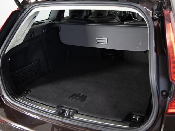 Volvo V60 II с пробегом 2019 года, цена 2 199 000 рублей, 199658 км, универсал, Автокод Объявления