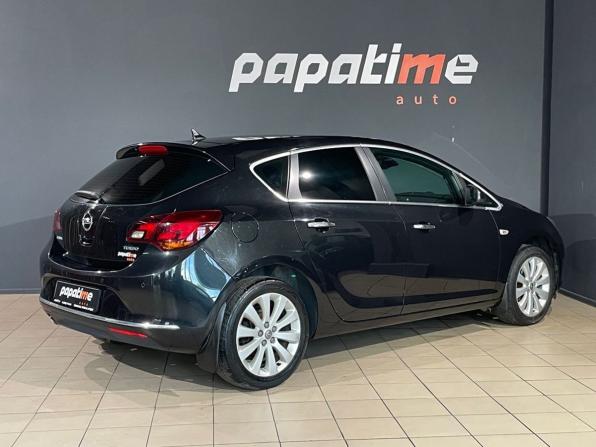 Opel Astra J Рестайлинг с пробегом 2013 года, цена 925 000 рублей, 140033 км, хэтчбек, Автокод Объявления