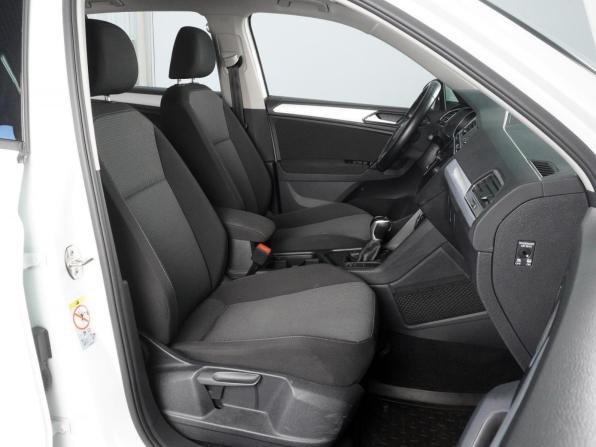 Volkswagen Tiguan II Рестайлинг с пробегом 2021 года, цена 2 999 000 рублей, 41955 км, внедорожник, Автокод Объявления