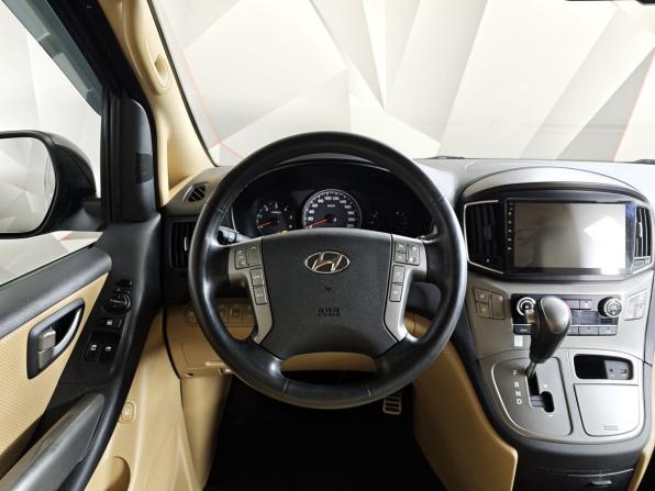 Hyundai H-1 II Рестайлинг 2 с пробегом 2018 года, цена 2 599 000 рублей, 146309 км, минивэн, Автокод Объявления