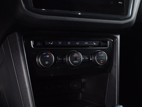 Volkswagen Tiguan II с пробегом 2018 года, цена 2 349 999 рублей, 153387 км, внедорожник, Автокод Объявления
