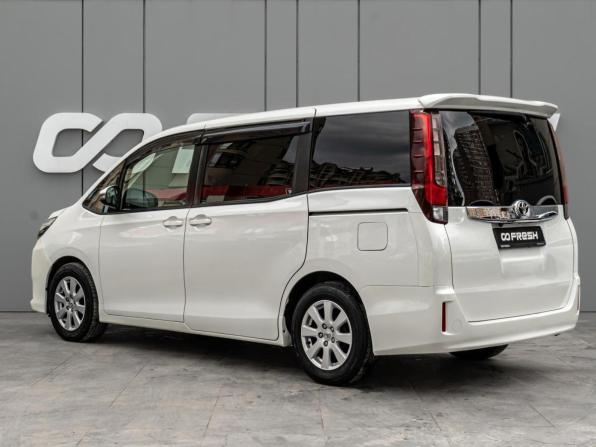 Toyota Noah III (R80) с пробегом 2015 года, цена 1 760 000 рублей, 199441 км, минивэн, Автокод Объявления
