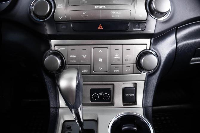 Toyota Highlander II (XU40) Рестайлинг с пробегом 2013 года, цена 1 949 000 рублей, 243000 км, внедорожник, Автокод Объявления