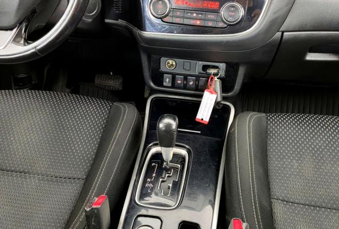Mitsubishi Outlander III Рестайлинг 3 с пробегом 2019 года, цена 1 900 000 рублей, 205000 км, внедорожник, Автокод Объявления