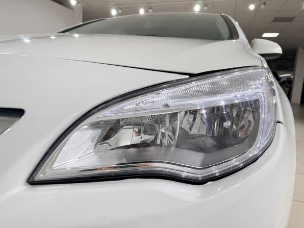 Opel Astra J с пробегом 2012 года, цена 559 000 рублей, 204846 км, хэтчбек, Автокод Объявления