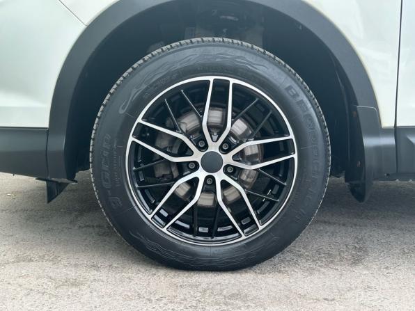Nissan Qashqai II с пробегом 2015 года, цена 1 114 000 рублей, 203878 км, внедорожник, Автокод Объявления
