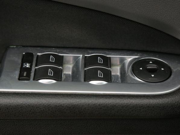 Ford Focus II Рестайлинг с пробегом 2011 года, цена 378 000 рублей, 309000 км, седан, Автокод Объявления