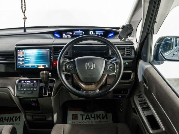 Honda Stepwgn V с пробегом 2015 года, цена 1 730 000 рублей, 127705 км, минивэн, Автокод Объявления