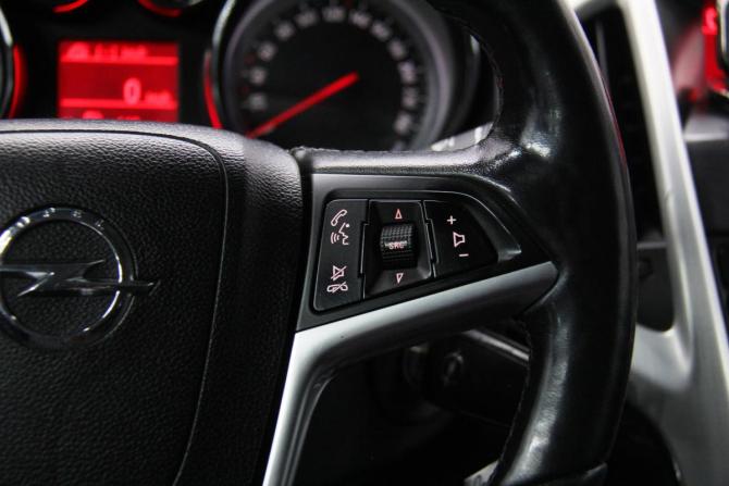 Opel Astra J Рестайлинг с пробегом 2014 года, цена 798 800 рублей, 224683 км, седан, Автокод Объявления