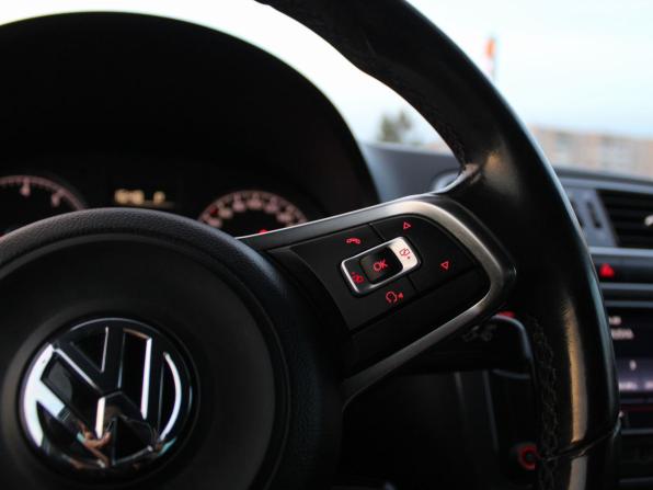 Volkswagen Polo V Рестайлинг с пробегом 2020 года, цена 1 349 000 рублей, 113887 км, седан, Автокод Объявления