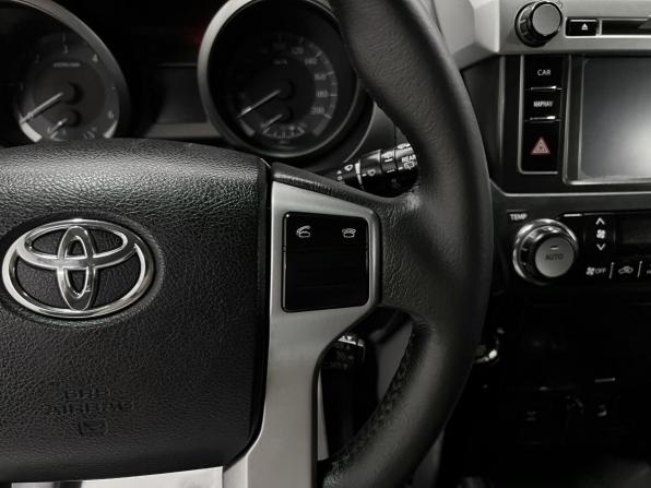 Toyota Land Cruiser Prado 150 Series Рестайлинг 1 с пробегом 2016 года, цена 3 615 000 рублей, 196164 км, внедорожник, Автокод Объявления