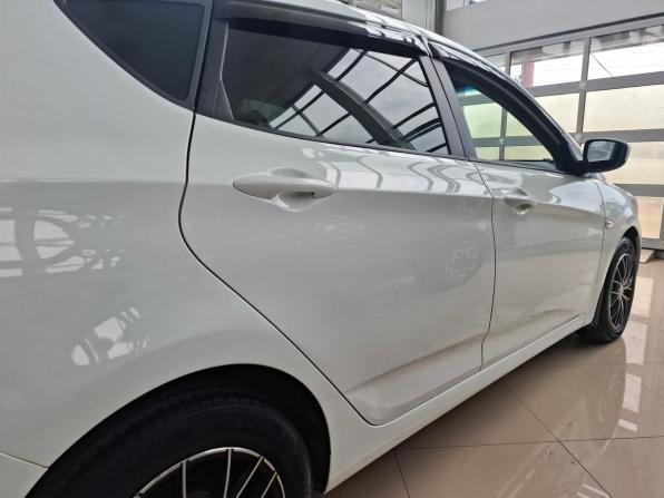 Hyundai Solaris I Рестайлинг с пробегом 2016 года, цена 963 000 рублей, 98000 км, хэтчбек, Автокод Объявления
