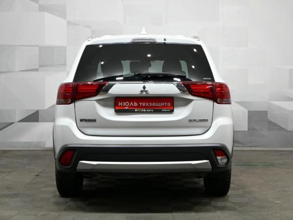 Mitsubishi Outlander III Рестайлинг 2 с пробегом 2018 года, цена 2 400 000 рублей, 111700 км, внедорожник, Автокод Объявления