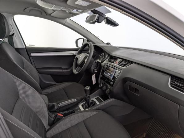Skoda Octavia III (A7) Рестайлинг с пробегом 2019 года, цена 1 215 000 рублей, 170784 км, лифтбек, Автокод Объявления