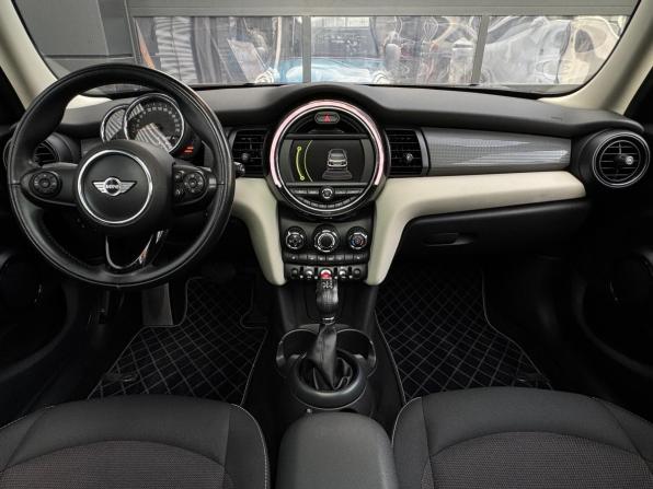 Mini Hatch III (F55/F56) с пробегом 2017 года, цена 1 490 000 рублей, 54042 км, хэтчбек, Автокод Объявления