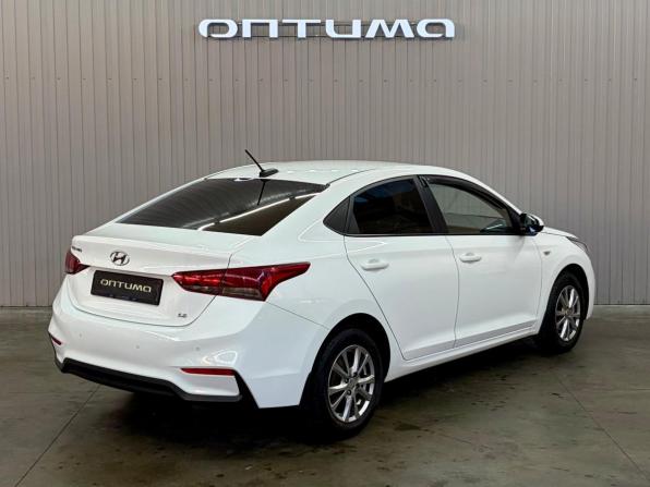 Hyundai Solaris II с пробегом 2017 года, цена 1 397 000 рублей, 126710 км, седан, Автокод Объявления