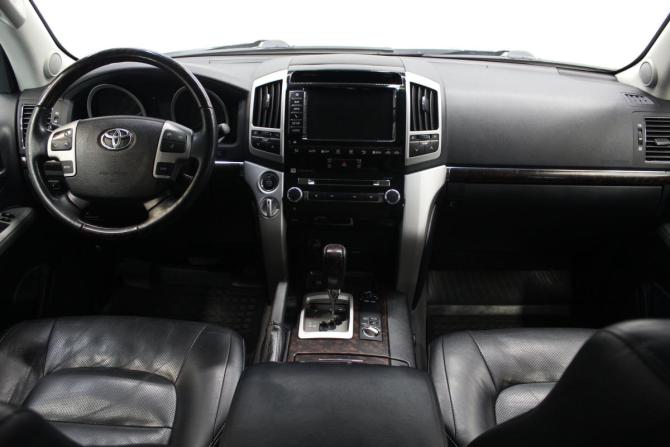 Toyota Land Cruiser 200 Series Рестайлинг 1 с пробегом 2013 года, цена 3 569 000 рублей, 351564 км, внедорожник, Автокод Объявления