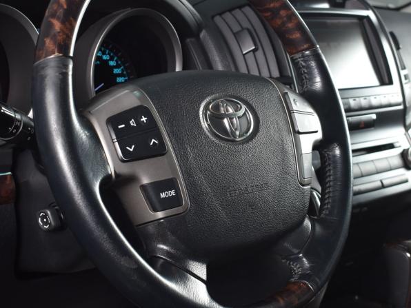 Toyota Land Cruiser 200 Series с пробегом 2011 года, цена 3 589 995 рублей, 162187 км, внедорожник, Автокод Объявления