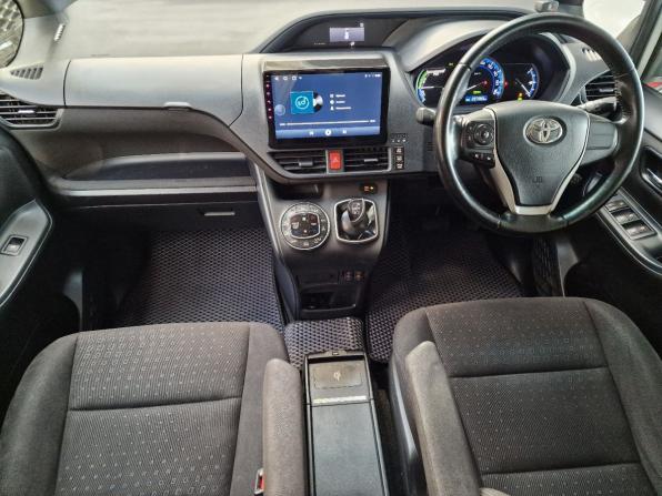 Toyota Voxy III (R80) с пробегом 2014 года, цена 1 650 000 рублей, 237381 км, минивэн, Автокод Объявления