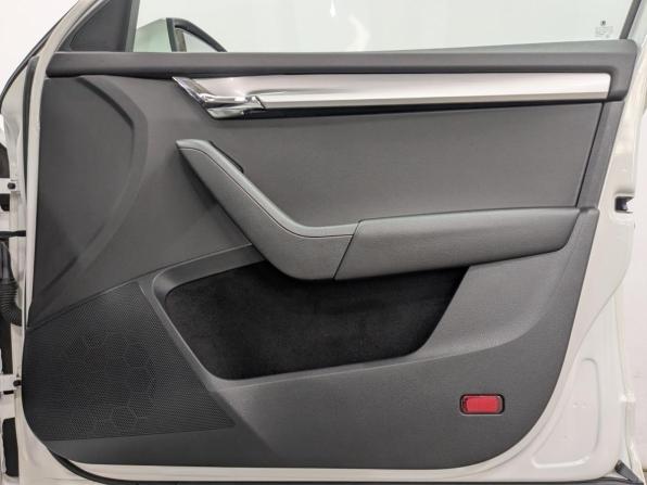 Skoda Octavia III (A7) Рестайлинг с пробегом 2019 года, цена 1 820 000 рублей, 76921 км, лифтбек, Автокод Объявления