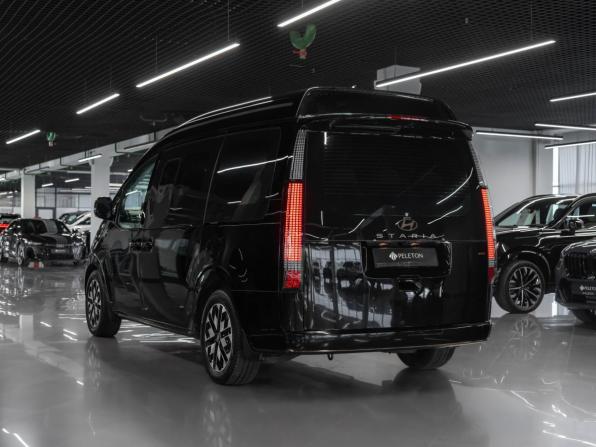 Hyundai Staria I с пробегом 2024 года, цена 8 050 000 рублей, 22989 км, минивэн, Автокод Объявления