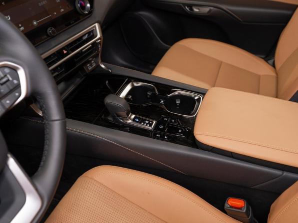 Lexus RX V с пробегом 2026 года, цена 7 950 000 рублей, 68 км, внедорожник, Автокод Объявления