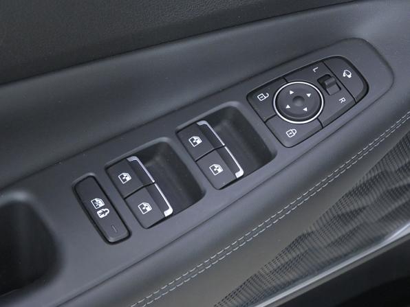 Hyundai Santa Fe IV Рестайлинг с пробегом 2021 года, цена 3 990 000 рублей, 24420 км, внедорожник, Автокод Объявления