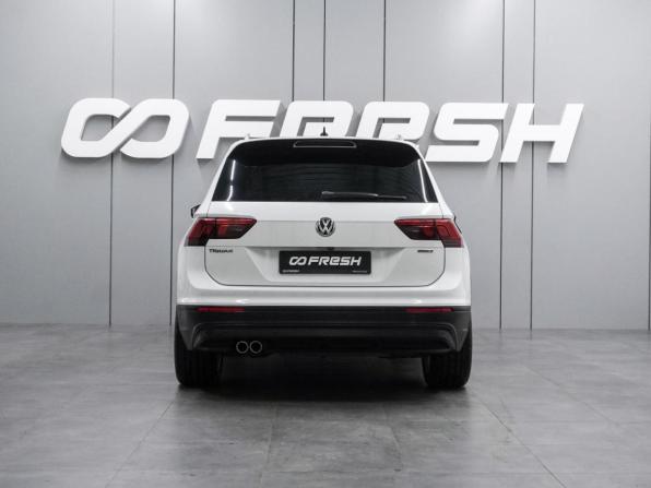 Volkswagen Tiguan II с пробегом 2017 года, цена 2 226 000 рублей, 206110 км, внедорожник, Автокод Объявления