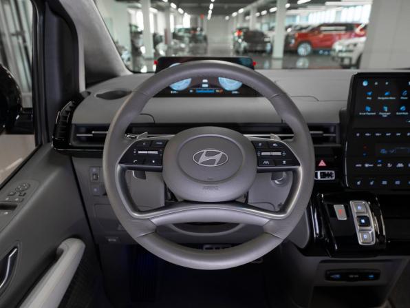 Hyundai Staria I с пробегом 2024 года, цена 8 050 000 рублей, 22989 км, минивэн, Автокод Объявления
