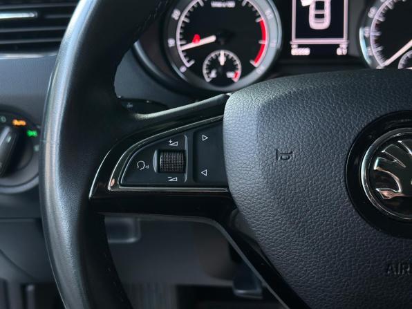 Skoda Octavia III (A7) Рестайлинг с пробегом 2020 года, цена 2 190 000 рублей, 85997 км, лифтбек, Автокод Объявления