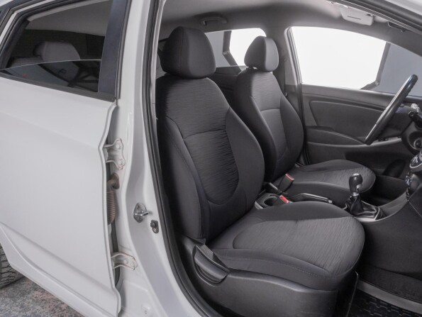 Hyundai Solaris I Рестайлинг с пробегом 2014 года, цена 929 000 рублей, 132809 км, хэтчбек, Автокод Объявления