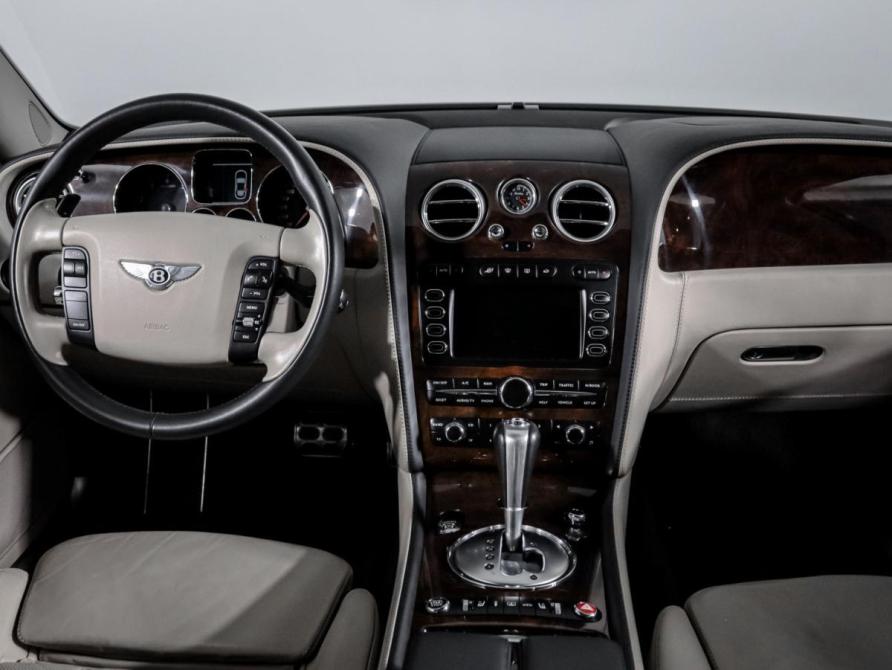 Bentley Continental Flying Spur Москва  - изображение 12