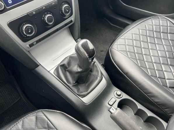 Skoda Octavia II (A5) Рестайлинг с пробегом 2012 года, цена 1 078 000 рублей, 122310 км, лифтбек, Автокод Объявления