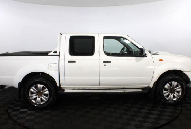 Nissan NP300 с пробегом 2008 года, цена 1 000 000 рублей, 107100 км, offers.body_type.unknown, Автокод Объявления