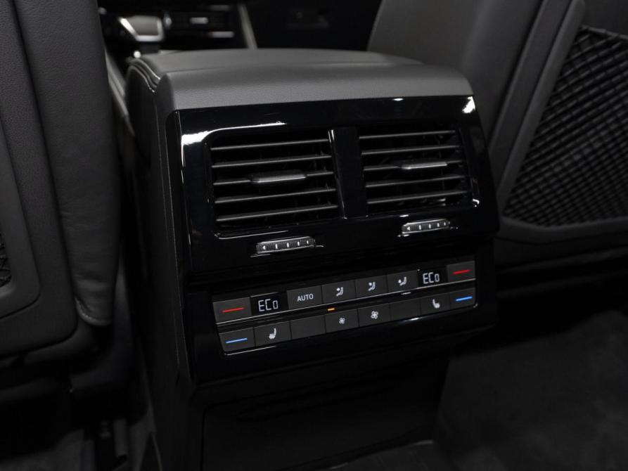 Volkswagen Touareg III Рестайлинг Москва  - изображение 14