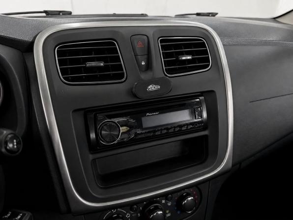 Renault Sandero II с пробегом 2016 года, цена 685 000 рублей, 157053 км, хэтчбек, Автокод Объявления