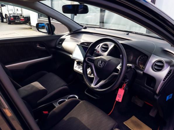 Honda Stream II Рестайлинг с пробегом 2010 года, цена 1 299 000 рублей, 136291 км, компактвэн, Автокод Объявления