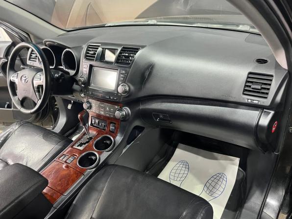 Toyota Highlander II (XU40) Рестайлинг с пробегом 2012 года, цена 1 590 000 рублей, 232599 км, внедорожник, Автокод Объявления