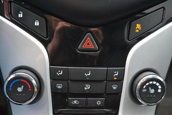 Chevrolet Cruze I Рестайлинг с пробегом 2014 года, цена 690 000 рублей, 184075 км, хэтчбек, Автокод Объявления