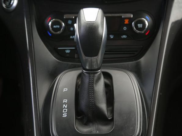 Ford Kuga II Рестайлинг с пробегом 2016 года, цена 1 296 000 рублей, 196500 км, внедорожник, Автокод Объявления