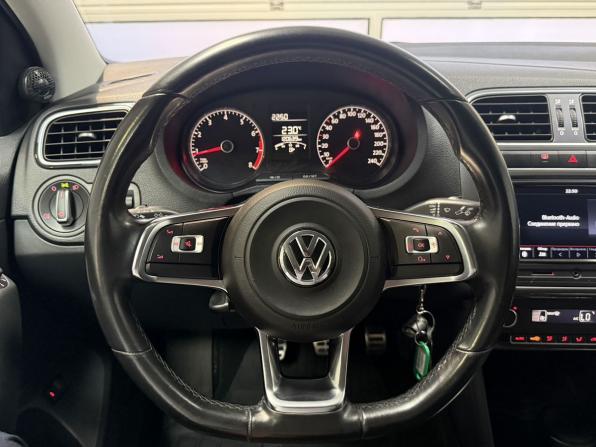 Volkswagen Polo V Рестайлинг с пробегом 2018 года, цена 1 249 000 рублей, 120000 км, седан, Автокод Объявления