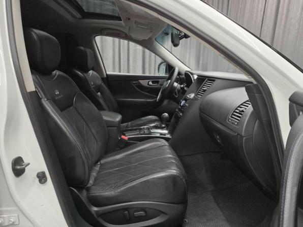 Infiniti QX70 с пробегом 2013 года, цена 1 750 000 рублей, 212000 км, внедорожник, Автокод Объявления