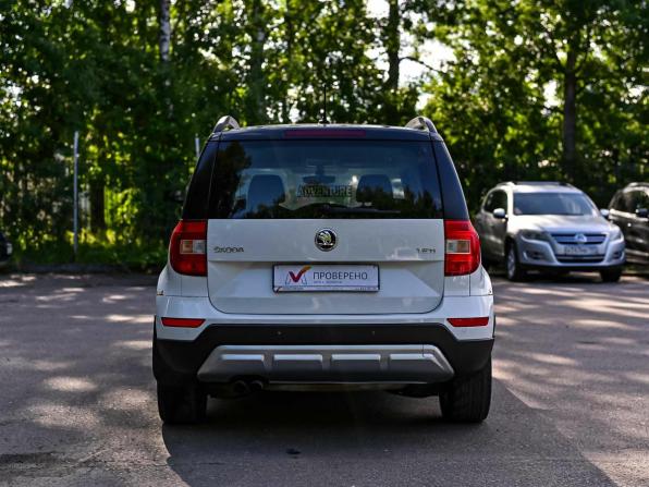 Skoda Yeti I Рестайлинг с пробегом 2017 года, цена 900 000 рублей, 284275 км, внедорожник, Автокод Объявления