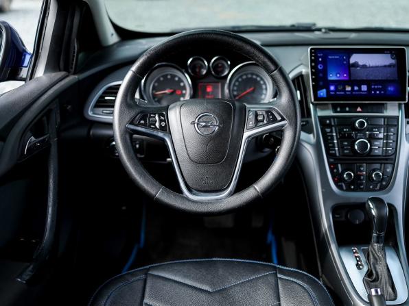 Opel Astra J Рестайлинг с пробегом 2014 года, цена 705 000 рублей, 162800 км, хэтчбек, Автокод Объявления