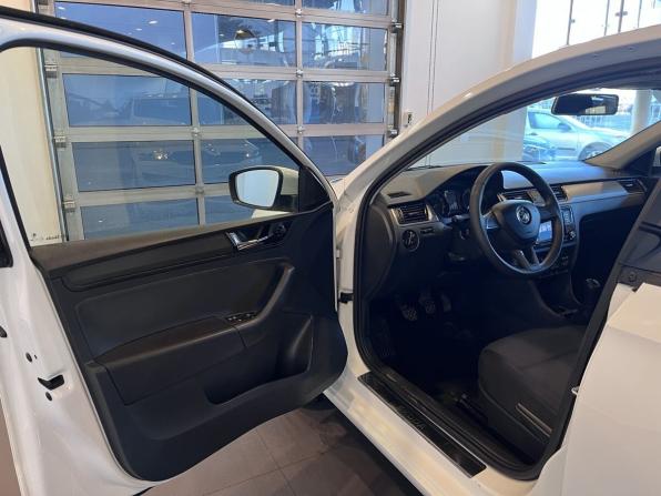 Skoda Rapid I Рестайлинг с пробегом 2018 года, цена 1 190 000 рублей, 154183 км, лифтбек, Автокод Объявления