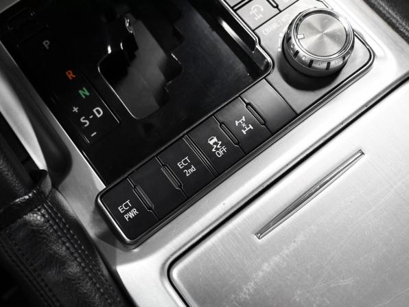 Toyota Land Cruiser 200 Series Рестайлинг 2 с пробегом 2015 года, цена 5 450 000 рублей, 170541 км, внедорожник, Автокод Объявления