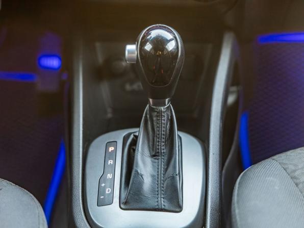 Kia Rio III Рестайлинг с пробегом 2015 года, цена 998 000 рублей, 182631 км, хэтчбек, Автокод Объявления