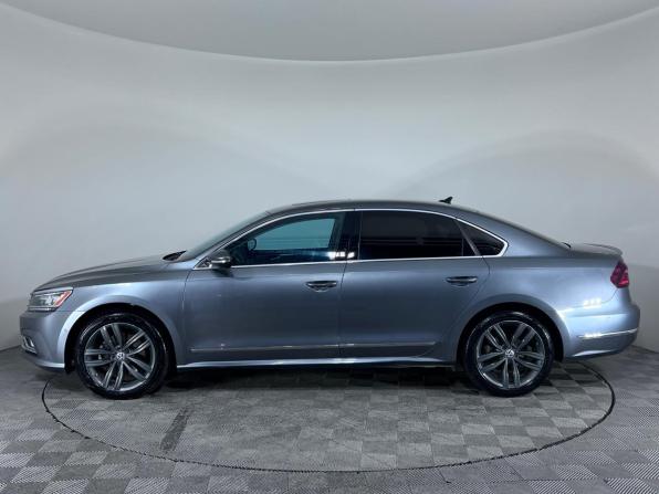 Volkswagen Passat (North America and China) I Рестайлинг с пробегом 2018 года, цена 1 650 000 рублей, 104530 км, седан, Автокод Объявления