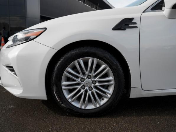 Lexus ES VI Рестайлинг с пробегом 2017 года, цена 2 245 000 рублей, 240763 км, седан, Автокод Объявления