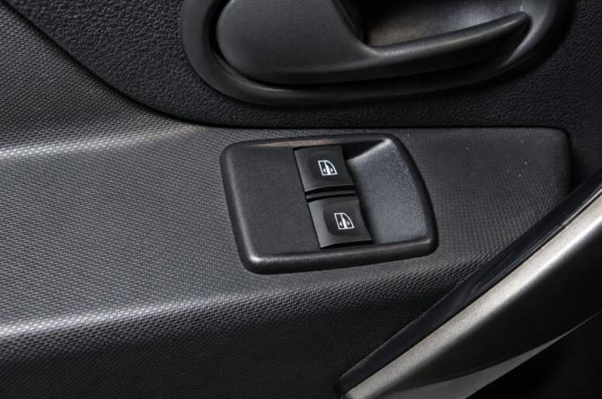 Renault Logan II Рестайлинг с пробегом 2022 года, цена 879 000 рублей, 163000 км, седан, Автокод Объявления